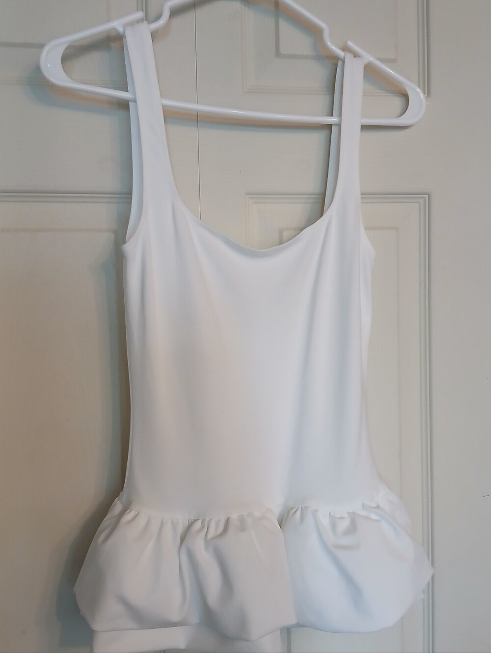 ZARA White Bubble Hem Sleeveless Blouse, Size Medium (M)